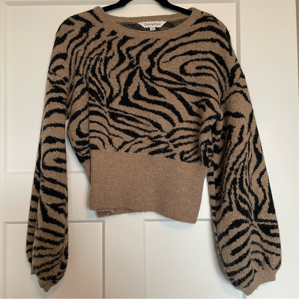 Davi & Dani Black and Tan Crew Neck Sweater with Animal Print